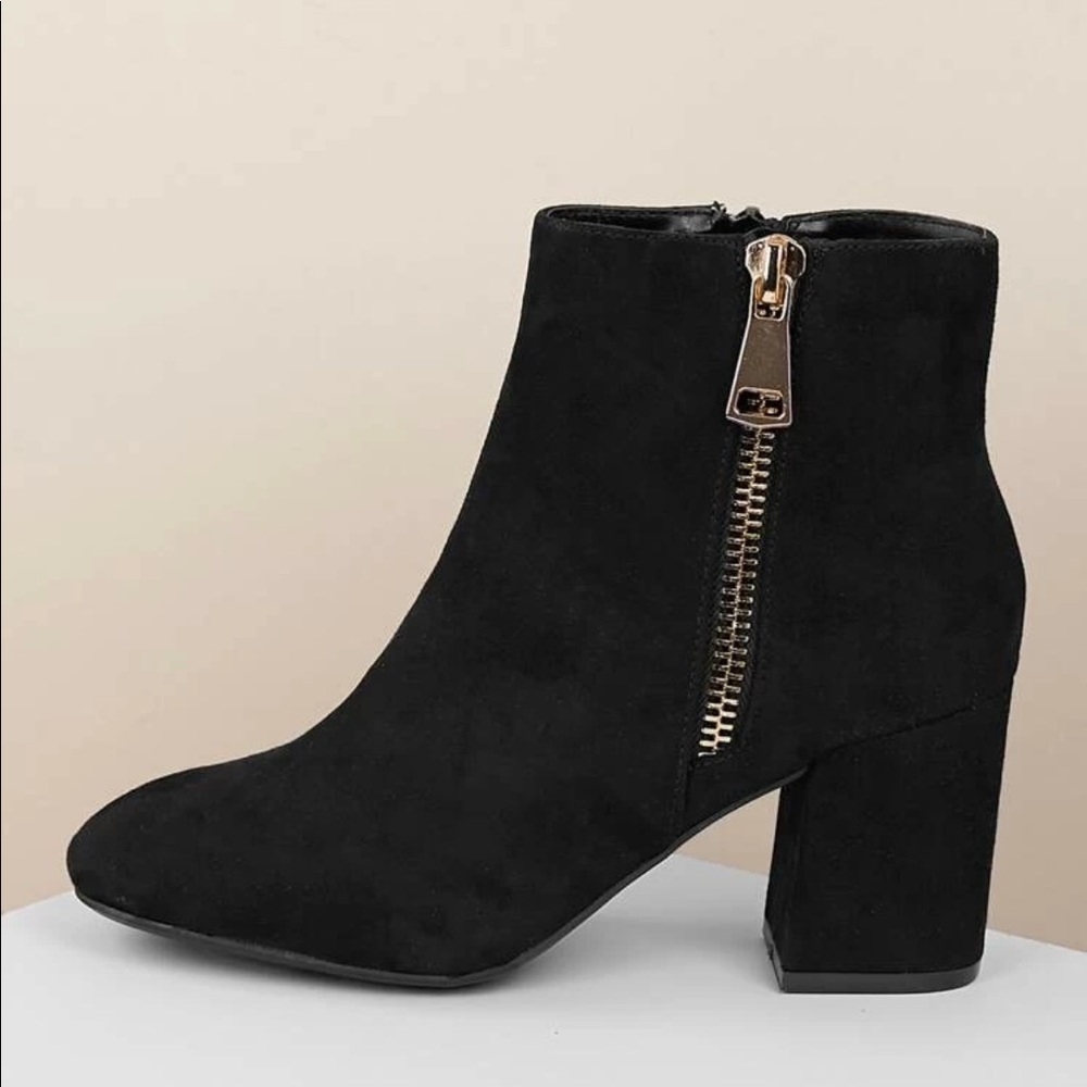 Almond Toe Zipper Detail Chunky Heel Boots